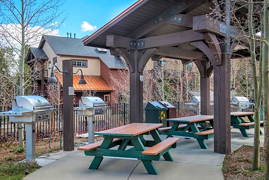 Grand Timber Lodge