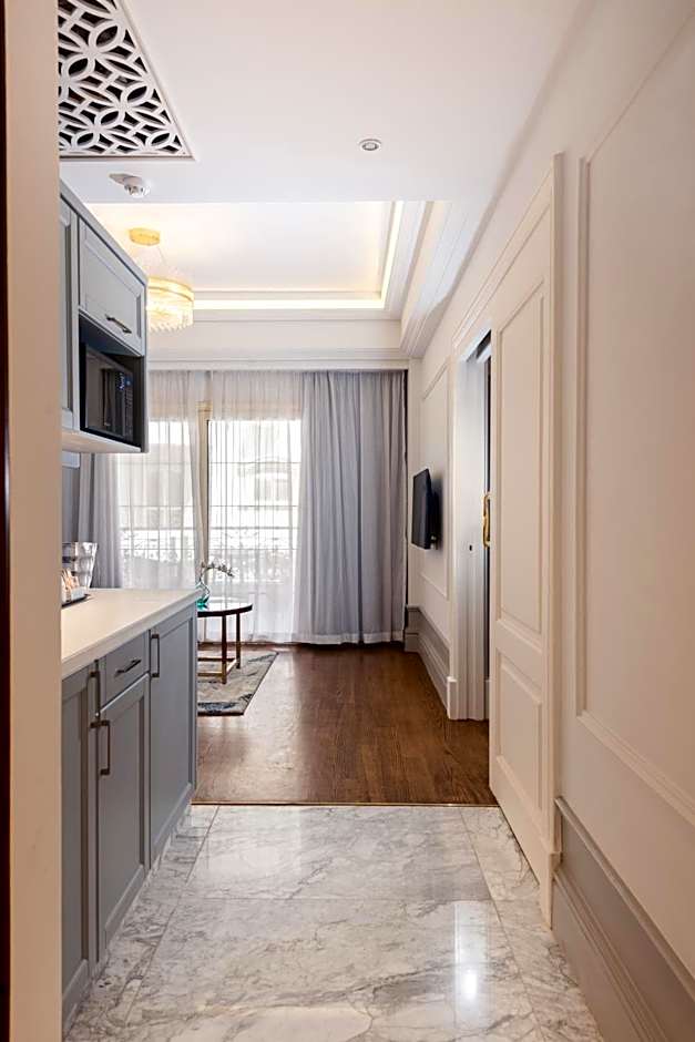 Maran Residence