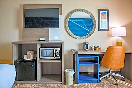 King Room - Accessible/Non-Smoking