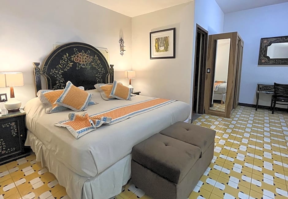 Hotel Siglo XVII Art Gallery