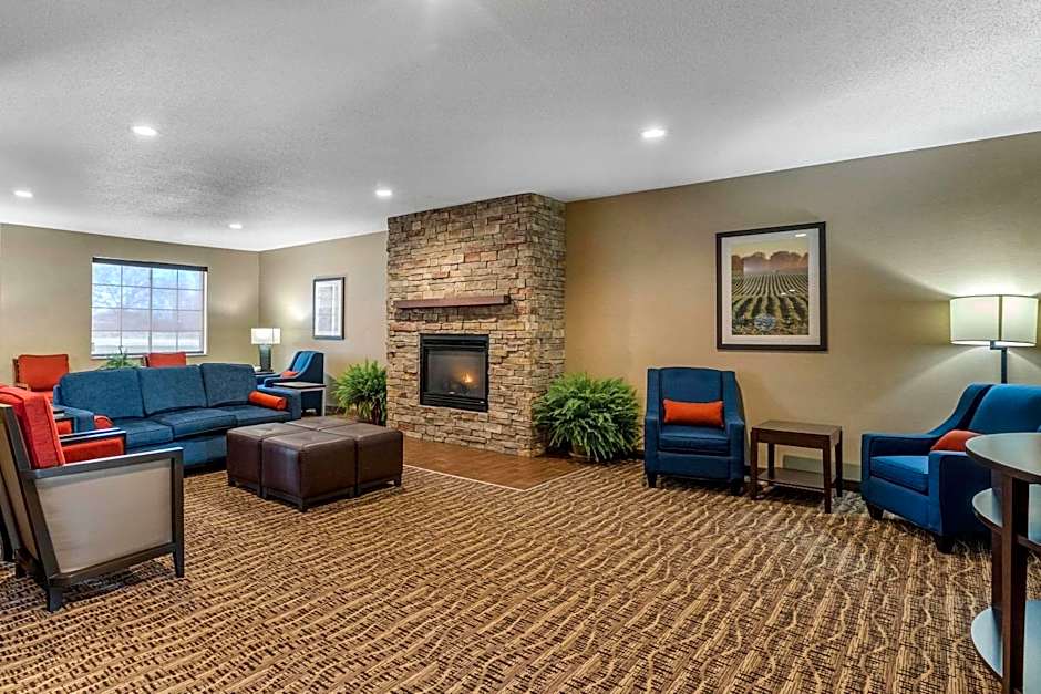 Comfort Suites Cedar Falls Industrial Park