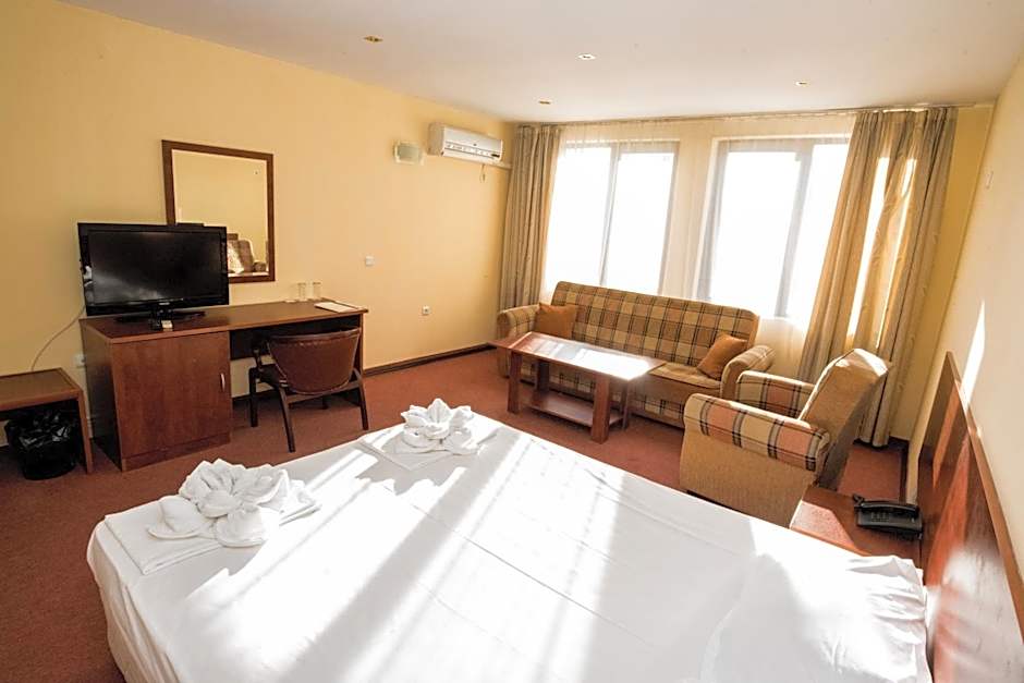 Avenue Hotel
