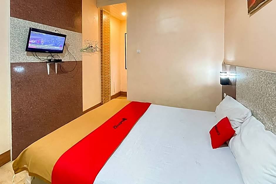 RedDoorz Syariah near Mall Of Serang