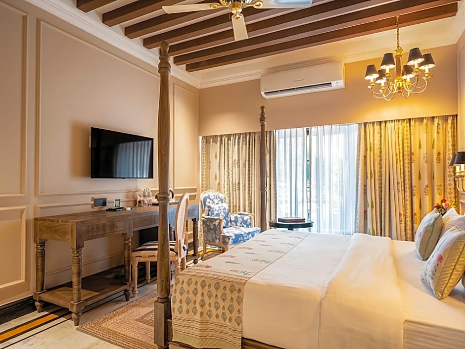 Panna Vilas - A Lake Facing Boutique Hotel
