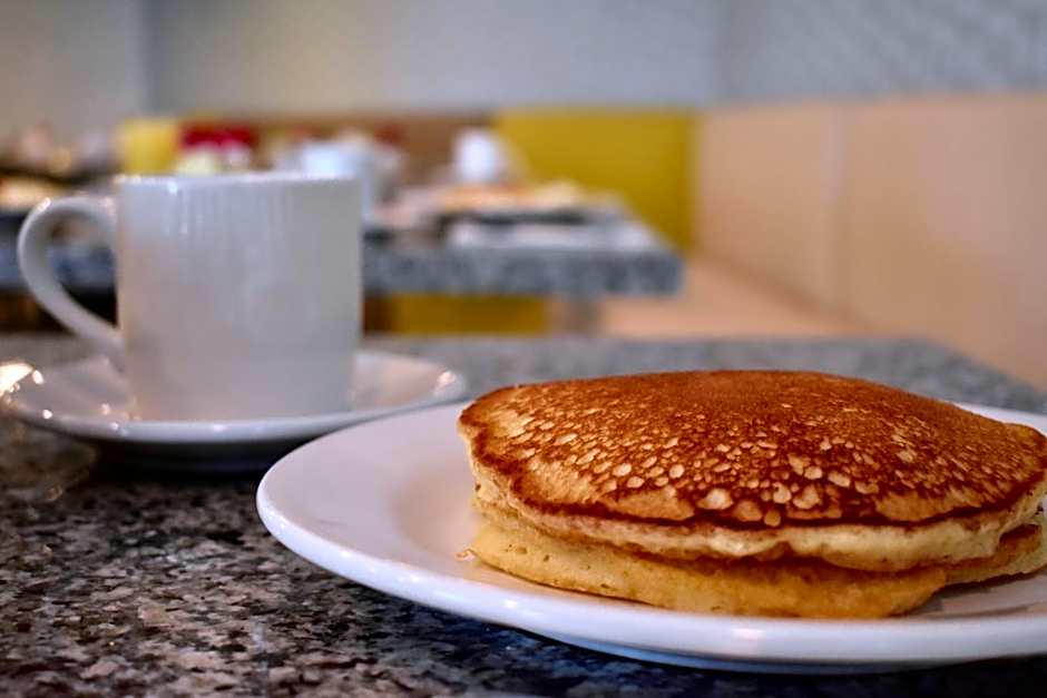 Country Hotel & Suites