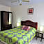 Hotel La Guaria Inn & Suites