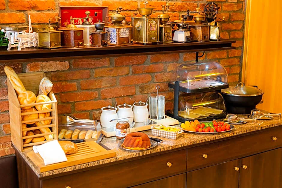 Do Step Inn  Hotel & Hostel