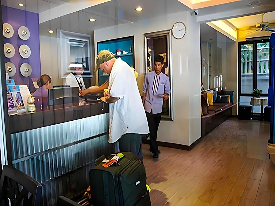 Sawasdee Hotel @ Sukhumvit Soi 8