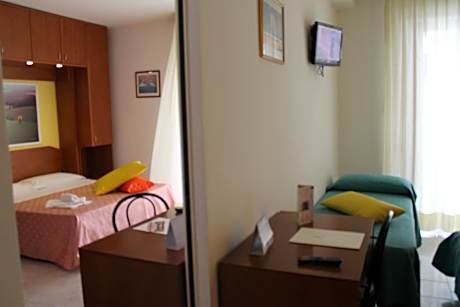 Two Connecting Double Rooms with Kitchenette