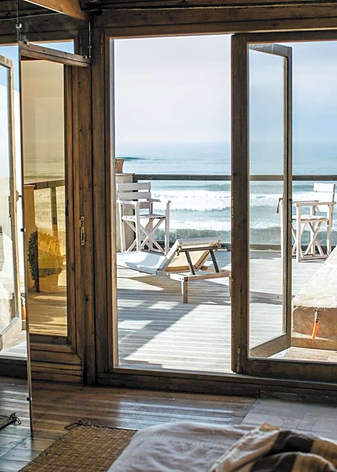 Dar Danse, the Bubble on the Beach