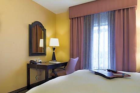 Queen Room with Two Queen Beds - Hearing Access/Non-Smoking