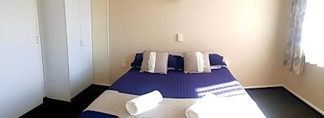 Studio - 3 adults