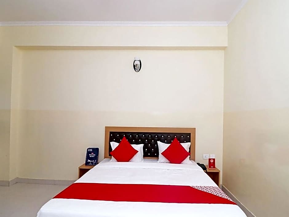 OYO 28629 Hotel Crosswind