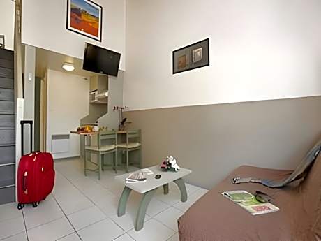 One Bedroom Appartment