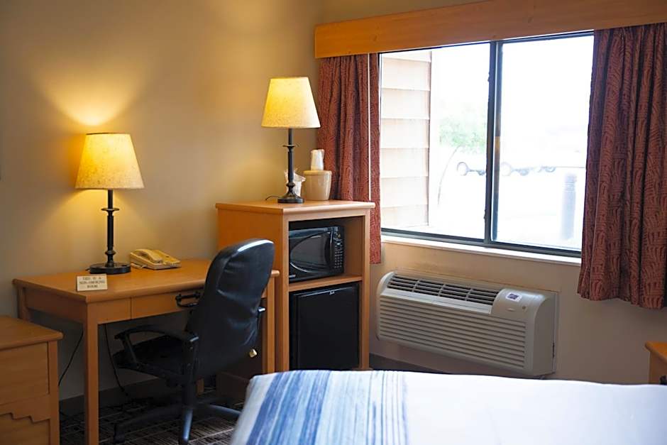 AmericInn by Wyndham Pampa - Event Center