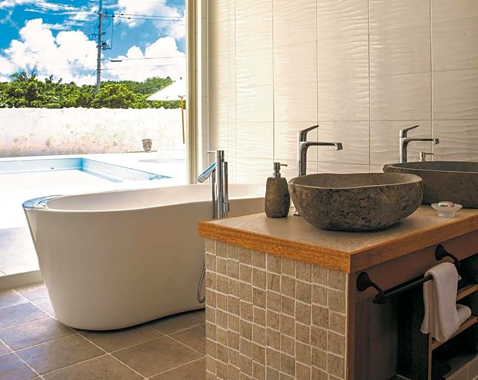 コーラルテラス石垣島