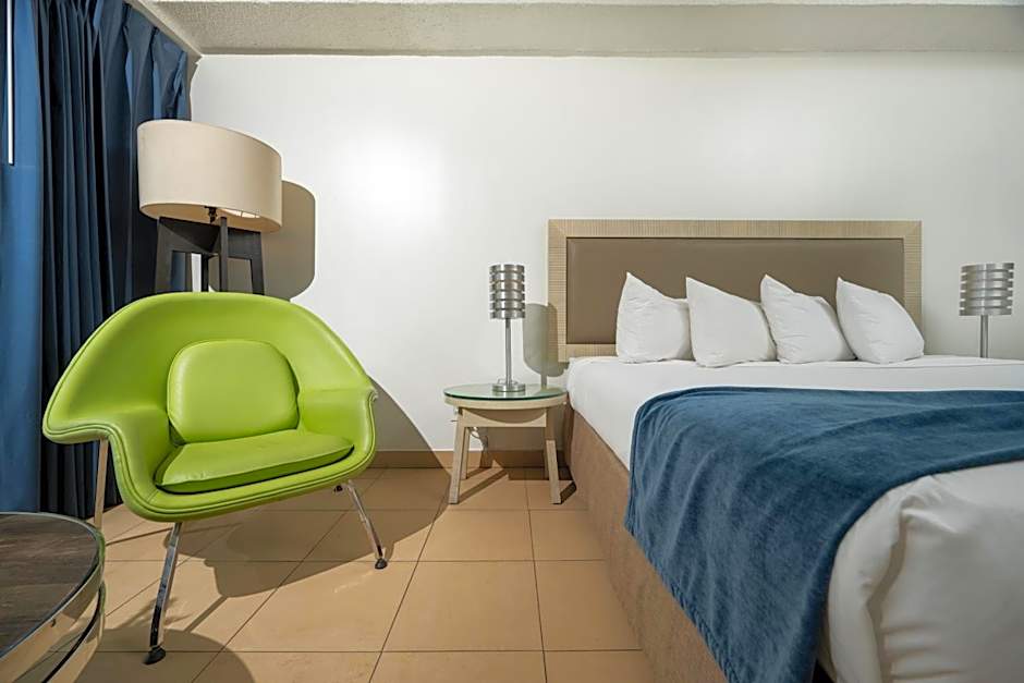 Windward Passage Hotel