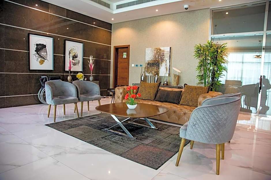 OYO 104 Q House 3 Apartments