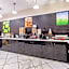 La Quinta Inn & Suites by Wyndham Springfield