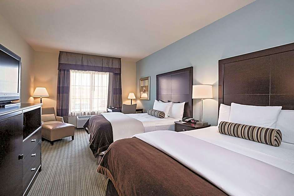 La Quinta Inn & Suites by Wyndham DFW Airport West - Euless