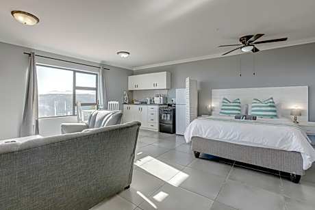 Studio Apartment with Sea View
