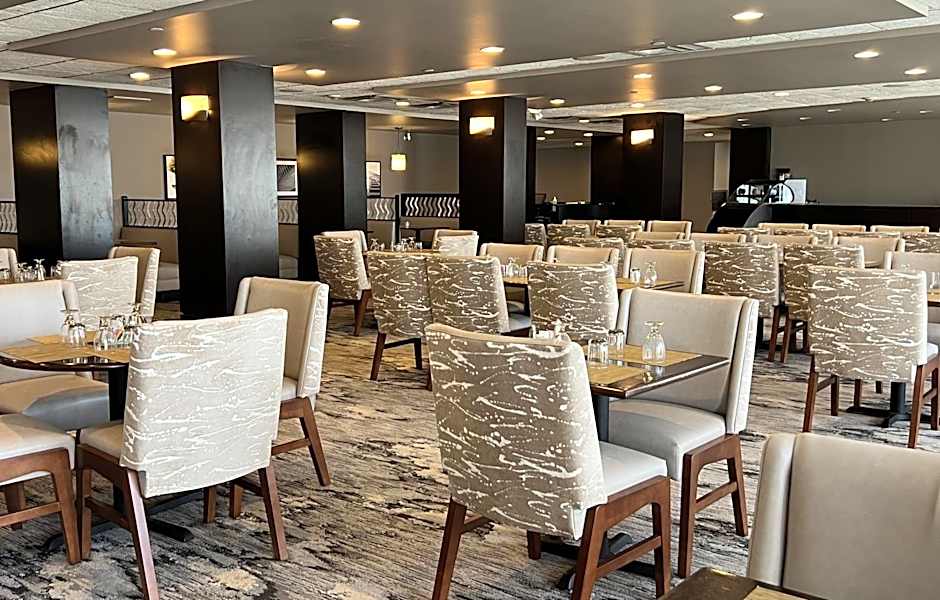 Crowne Plaza Indianapolis-Airport By IHG