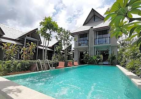 Twin Room with Pool View