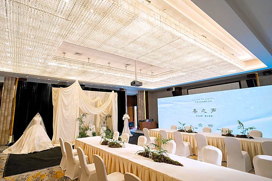 Crowne Plaza Dalian Sports Center by IHG