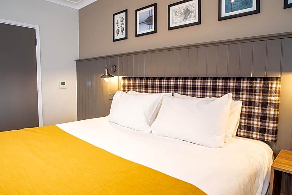 Almondsbury Inn & Lounge