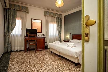 Standard Double Room with Shared Bathroom