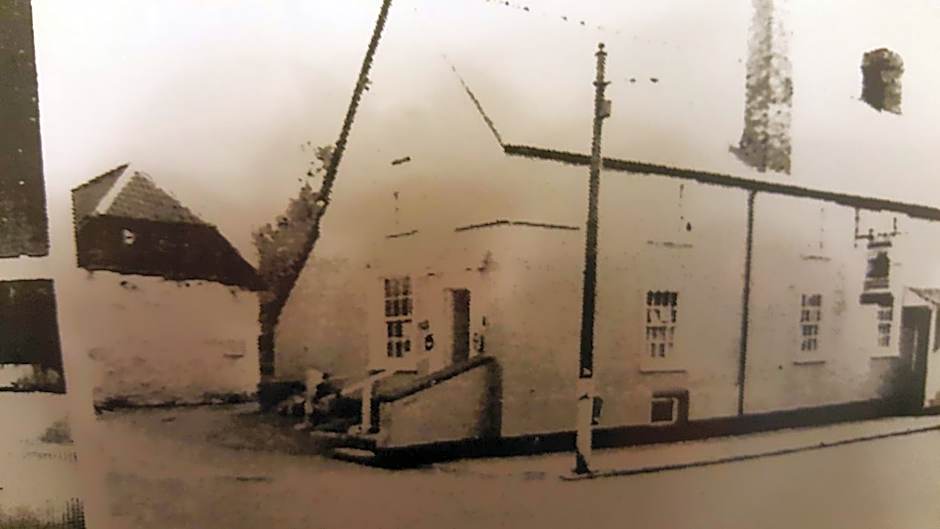 Curly Tail Accommodation