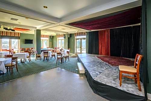 Hill House Inn
