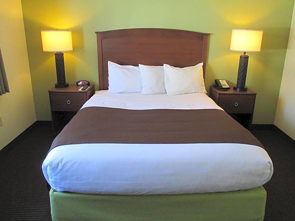 Cobblestone Hotel & Suites - Wisconsin Rapids