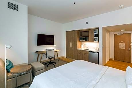 King Room with Roll-in Shower - Mobility and Hearing Accessible