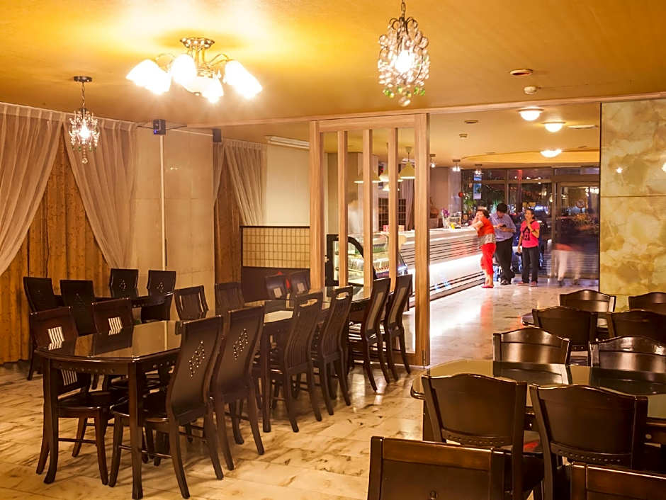 Gene Long Haiy Att Hotel