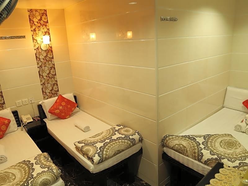 Australian Guest House - Sandhu Hotels (HK) Limited