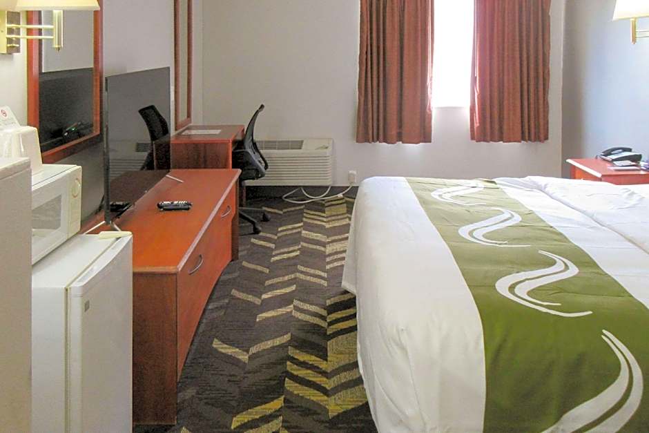 Quality Inn & Suites Salina National Forest Area