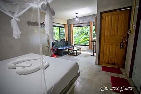 King Room with Garden View