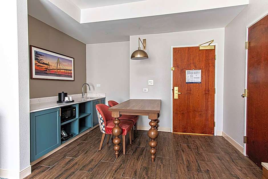 Hampton Inn By Hilton And Suites Charleston/West Ashley