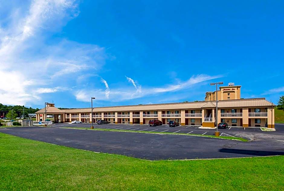 Econo Lodge Inn & Suites Knoxville East
