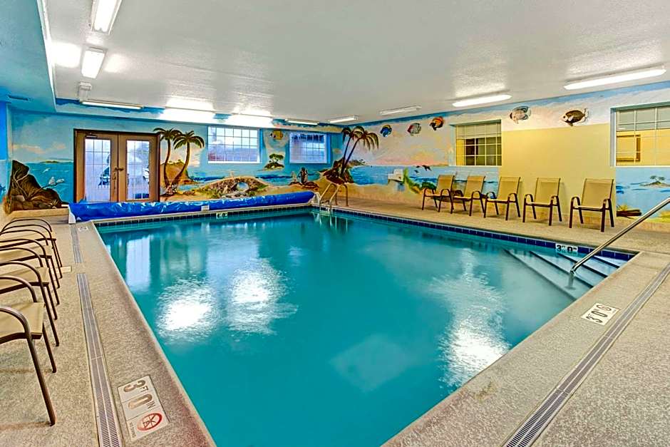 Super 8 by Wyndham Gurnee