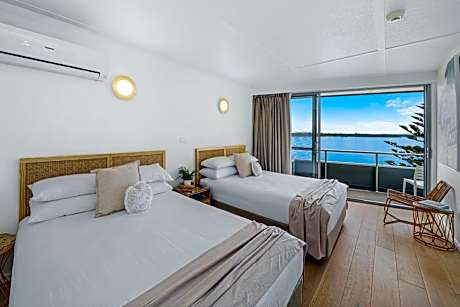 Waterfront Suite - Pacific Suite