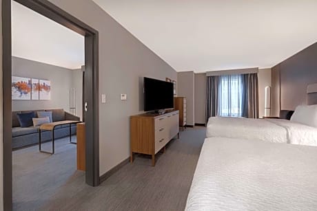 One-Bedroom Queen Suite with Two Queen Beds