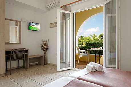 One-Bedroom Deluxe Apartment