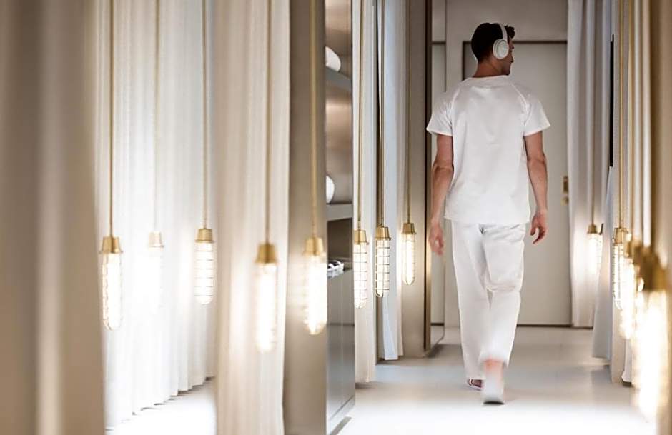 Brach Madrid - Evok Collection