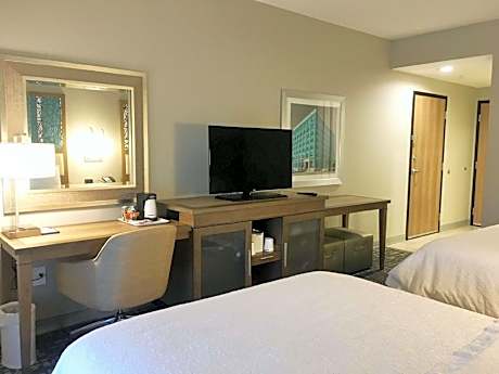 Queen Room with Two Queen Beds - Hearing Access/Non-Smoking