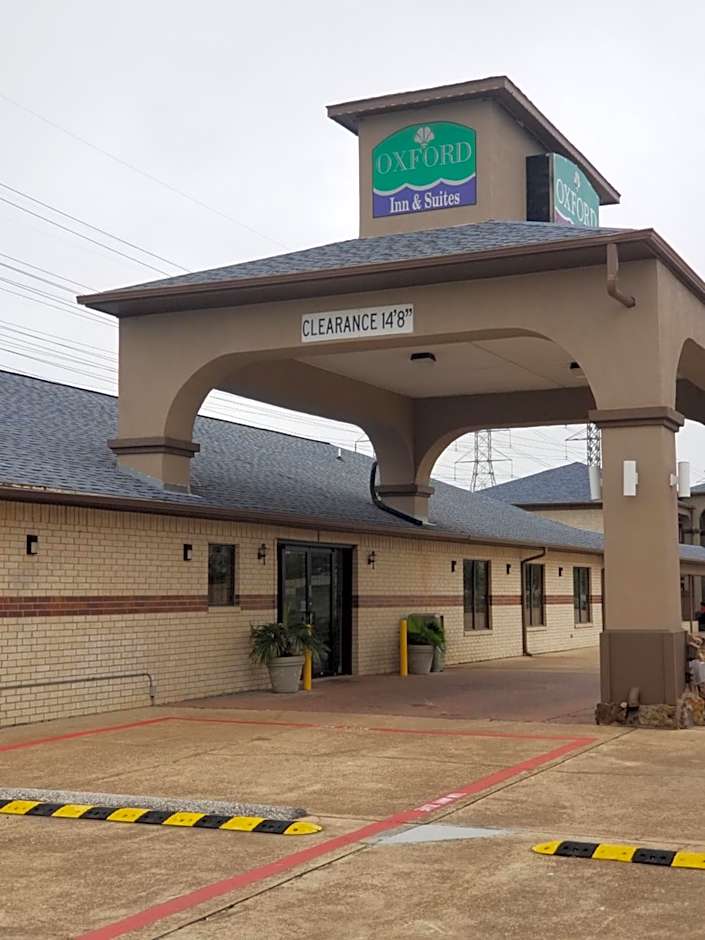 Photo 1 of 18 of Oxford Inn And Suites Nasa