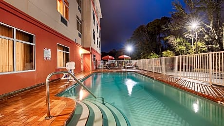 2 QUEEN BEDS,NSMK,HI SPEED NET,MICRFG,DESK,LCD TV,FULL BREAKFAST