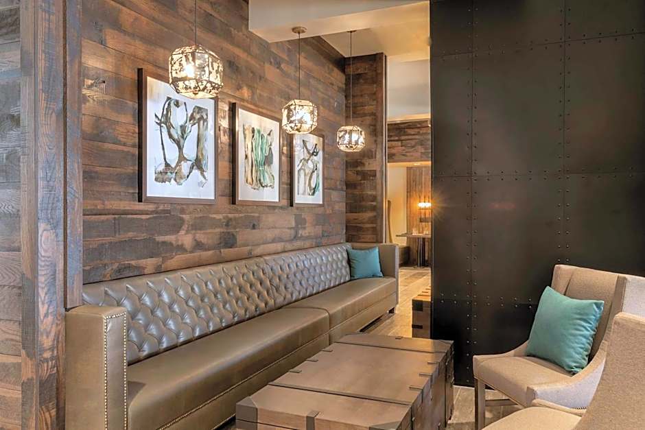 Embassy Suites By Hilton Hotel Tulsa-I-44