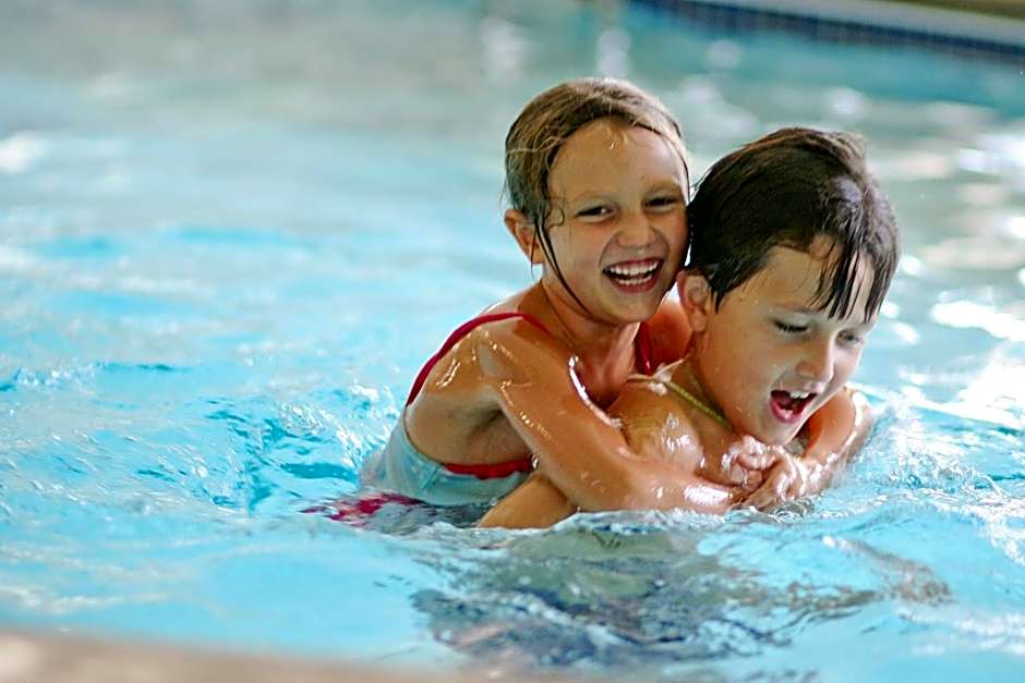 Cobblestone Hotel & Suites - Wisconsin Rapids